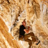 chris hiding in dna 7a